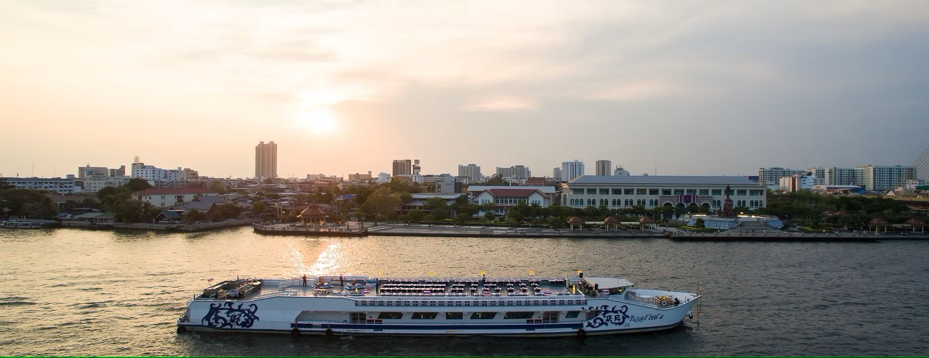 Riverside Dinner Cruise In Bangkok