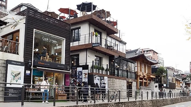 Samcheongdong Cafe Street