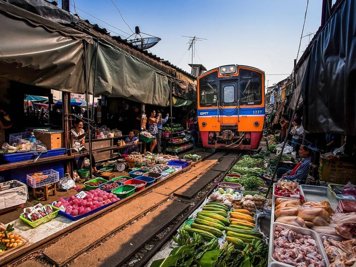 Maeklong Railway Market