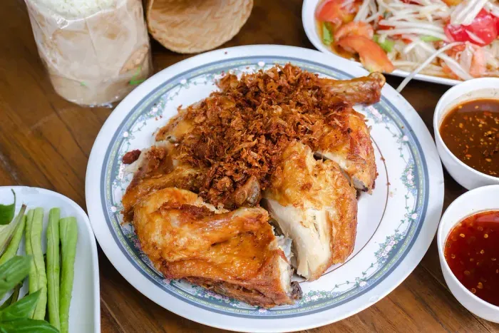Photo from Holicay - Holicay's Recommendations: 10 Must-Eats For First-Timers In Bangkok